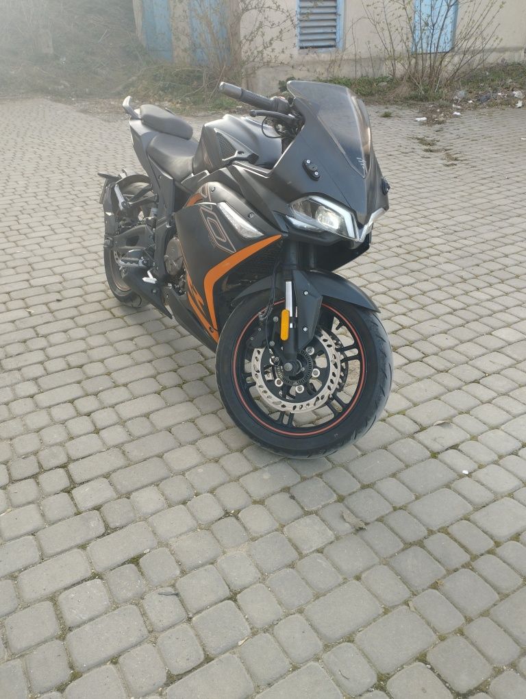 Продам мотоцикл Voge 300rr інжекторний+абс