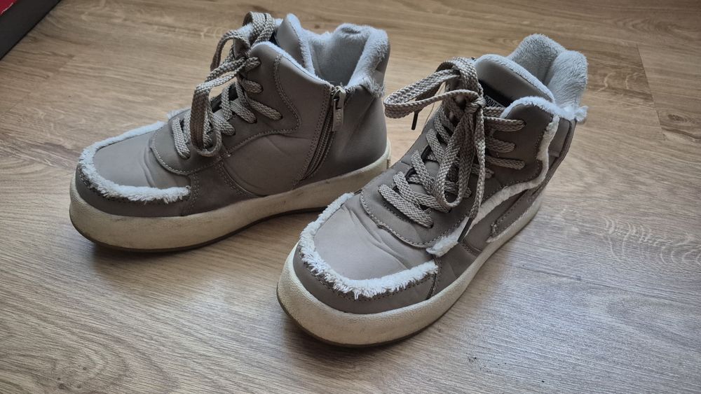 Теплі кросівки, ботинки