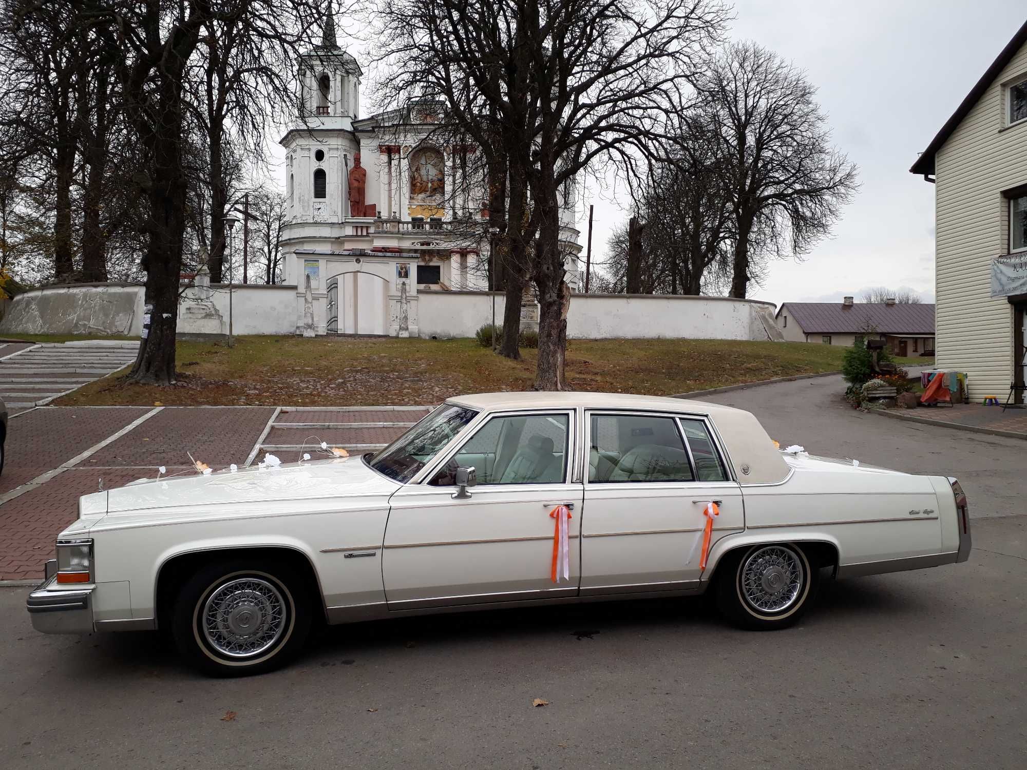 Auto na wesele samochód do ślubu Cadillac Fleetwood klasyk