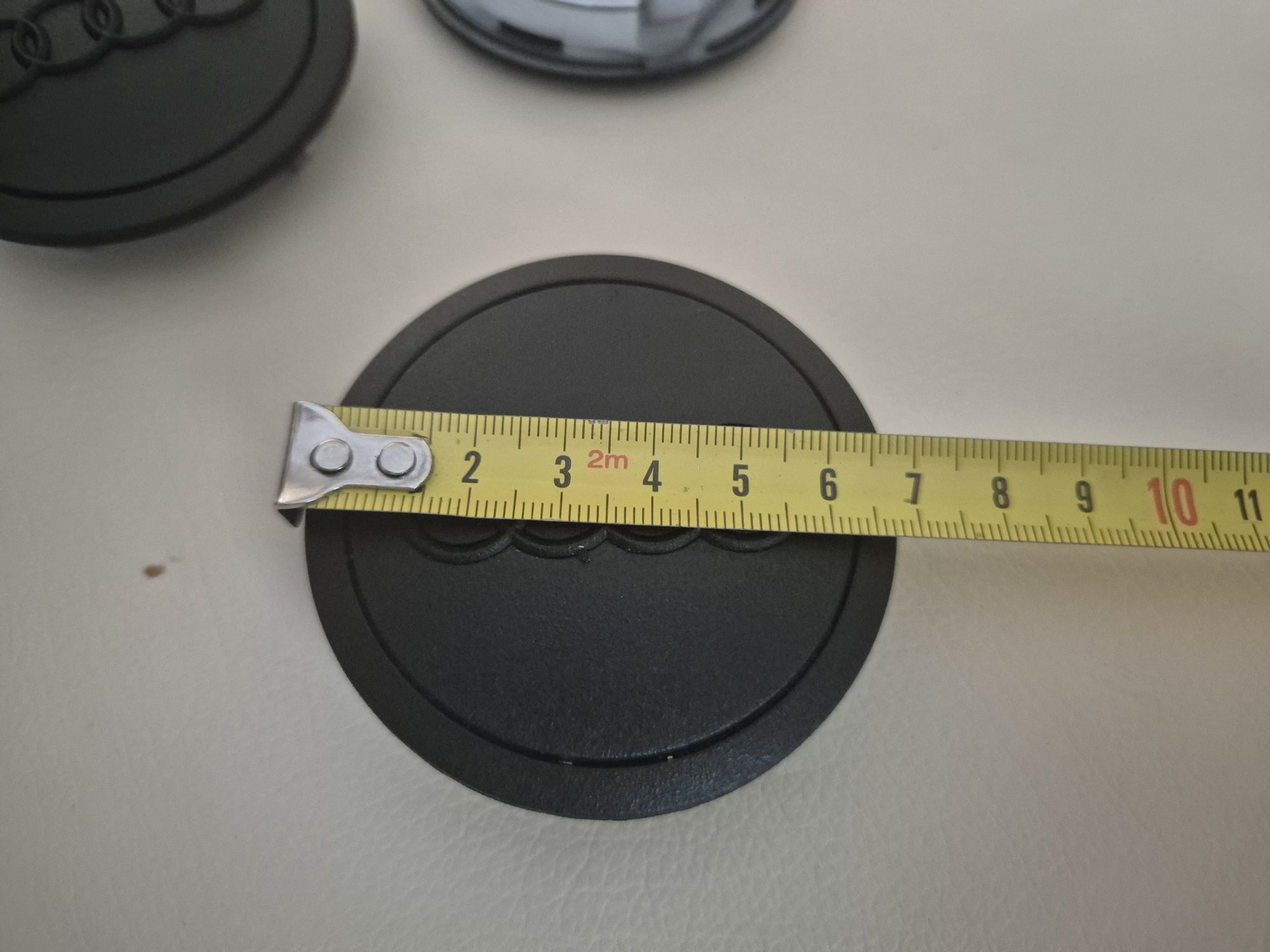 dekielki kołpaki w alu felgi do audi czaeny mat średnica 70/57mm