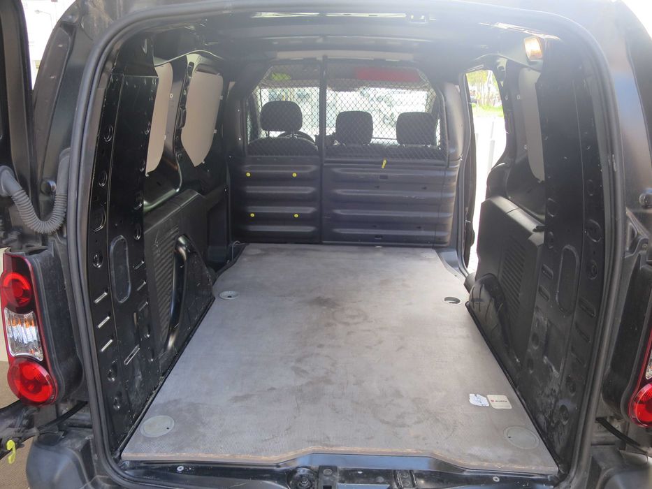 Citroen Berlingo Longo L2 3 Lugares Classe 1 nas Portagens bem mantido