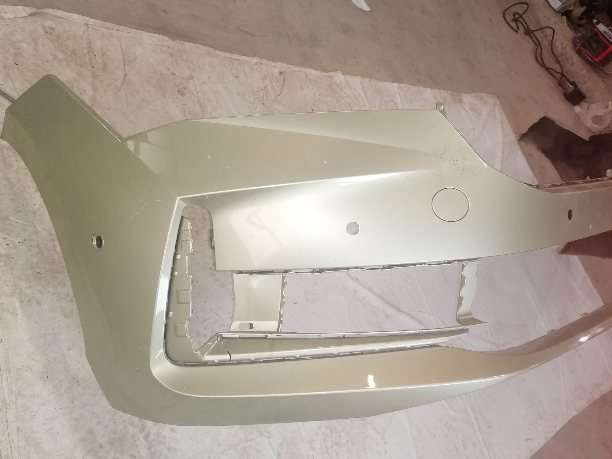 SKODA SUPERB IV przedni zderzak