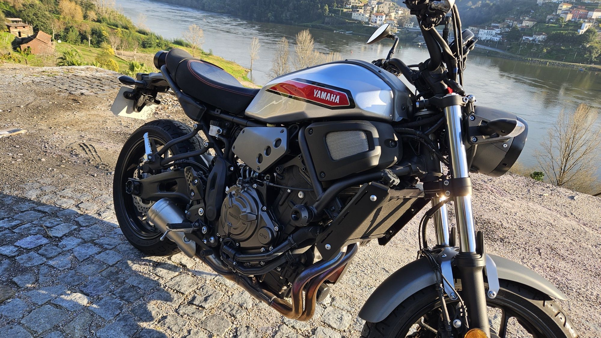 Xsr 700 como nova