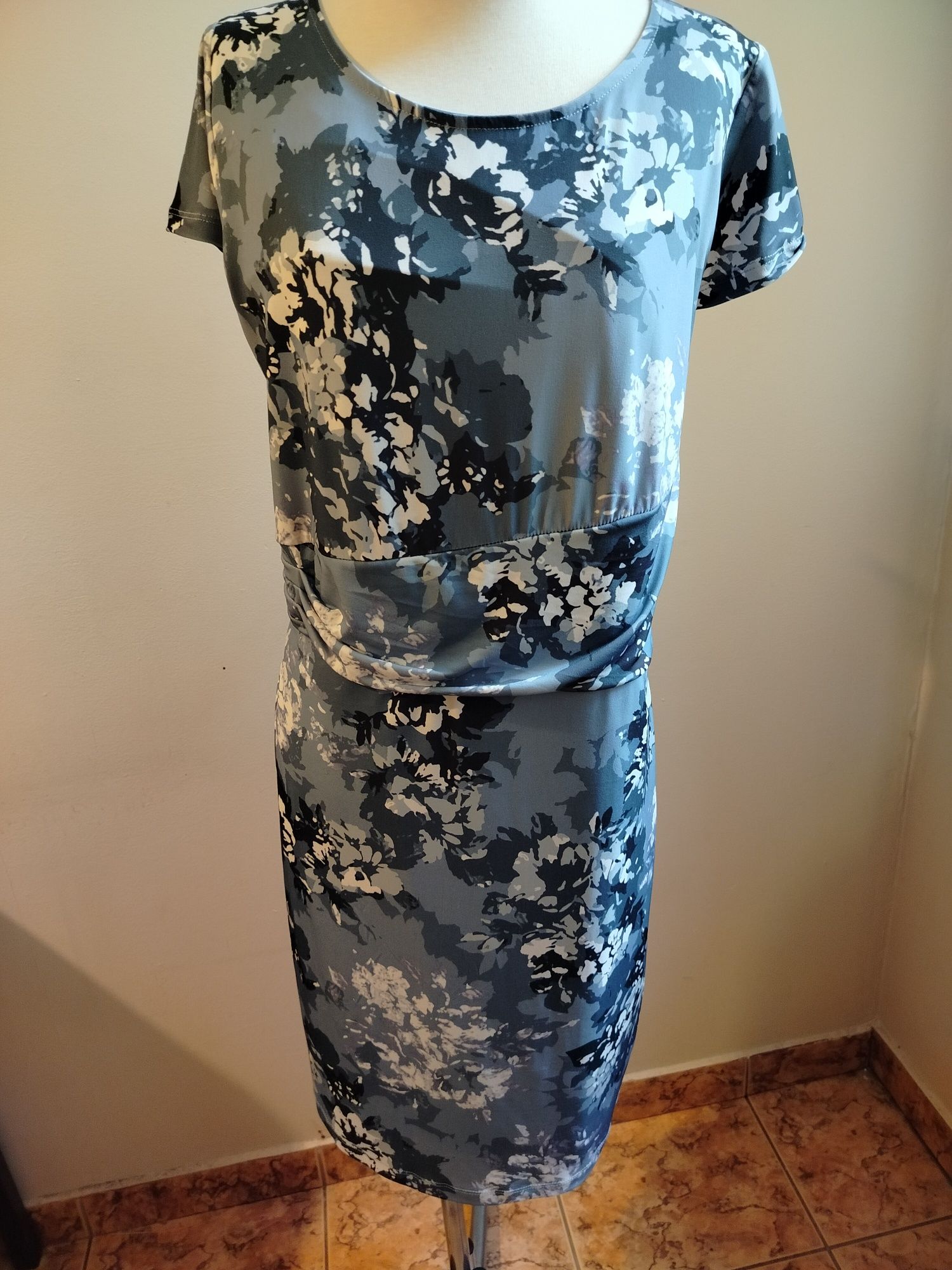 Sukienka Długa niebieska 4XL/ 48 Promocja