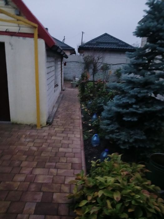 Здається будинок на Космосі