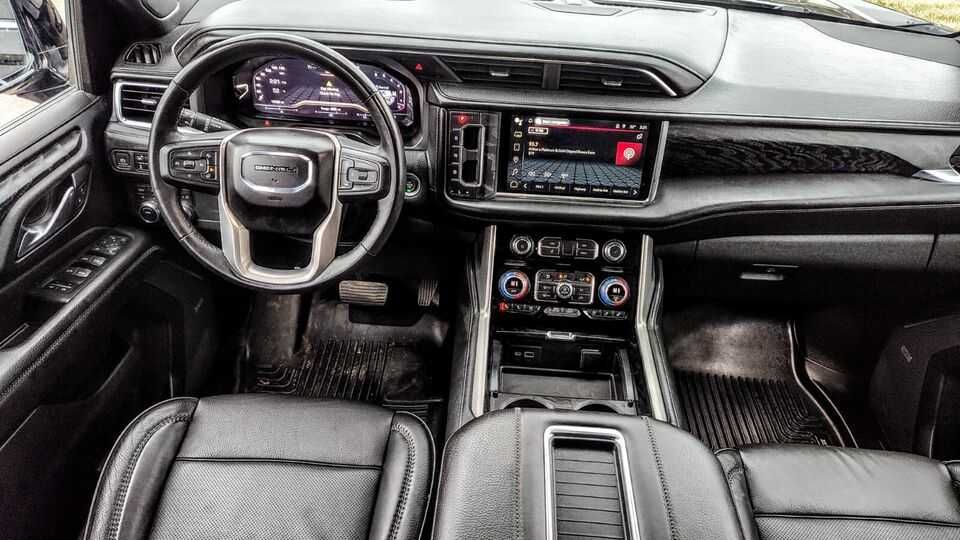 2022   GMC  Yukon