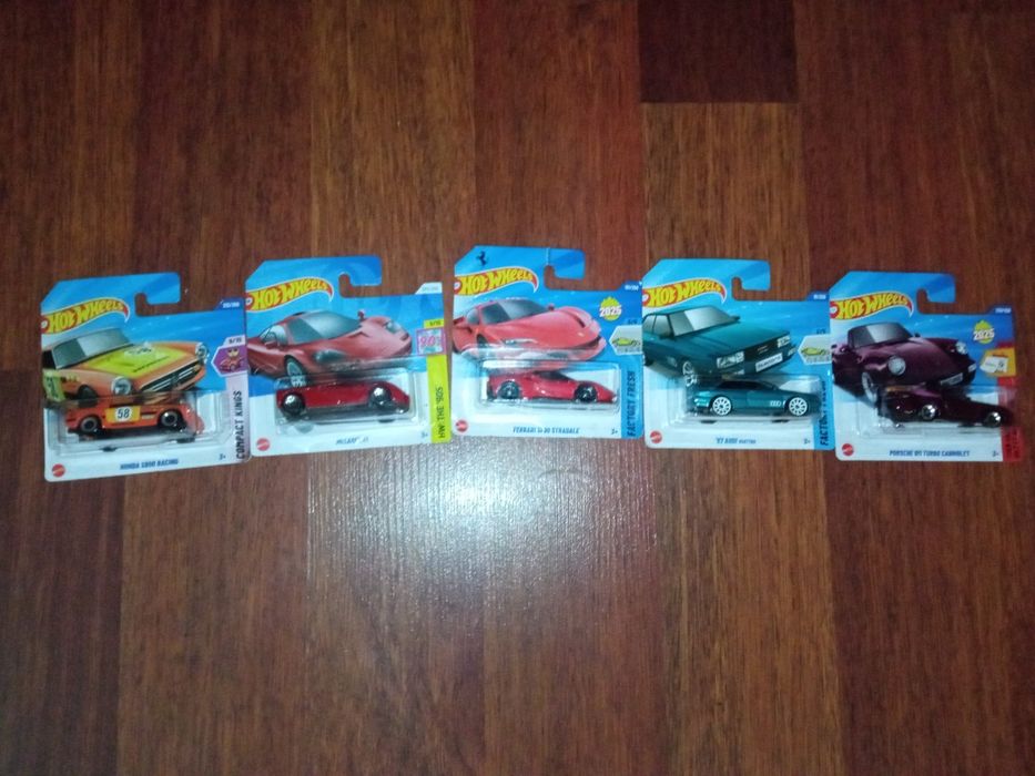 Hot wheels машинки дивіться опис!!!