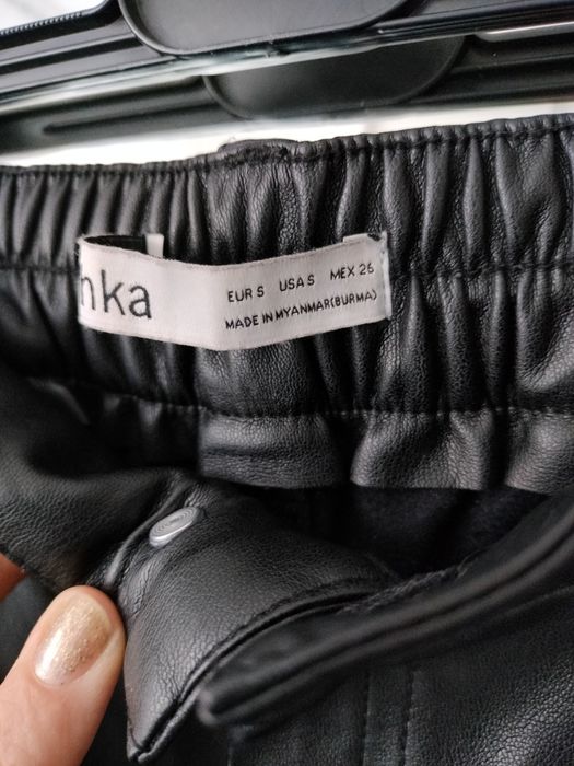 Bershka , bojówki proste w rozmiarze S