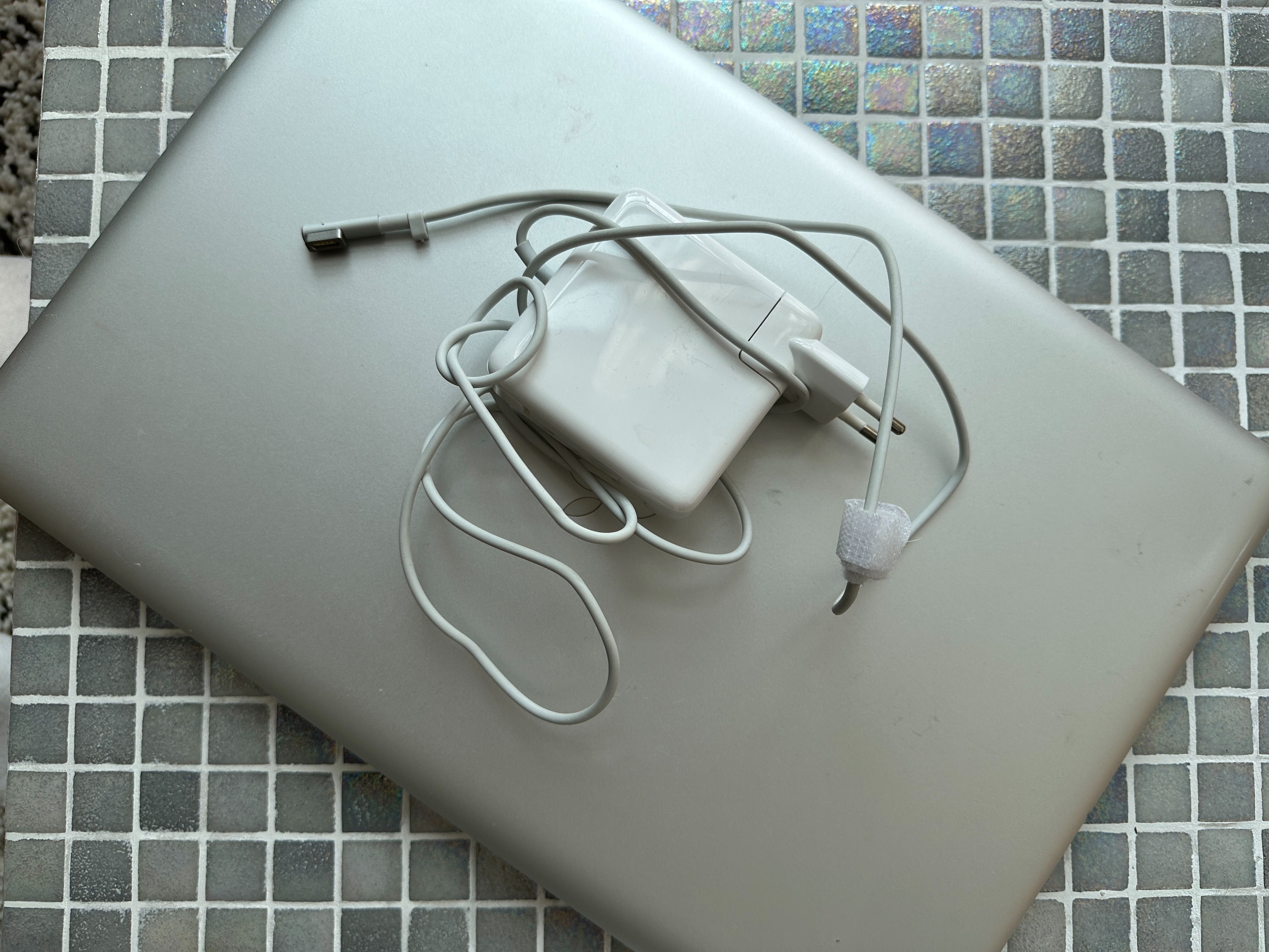 MacBook Pro 17 cali połowa 2009