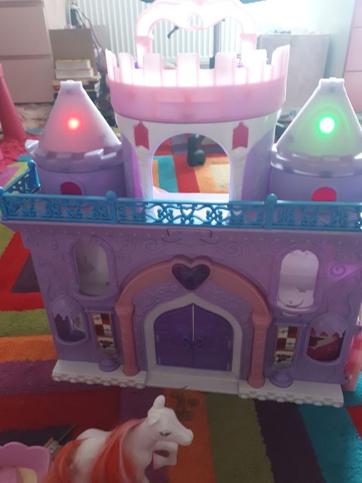 Domek zamek duży rozkładany święci i gra z elementami