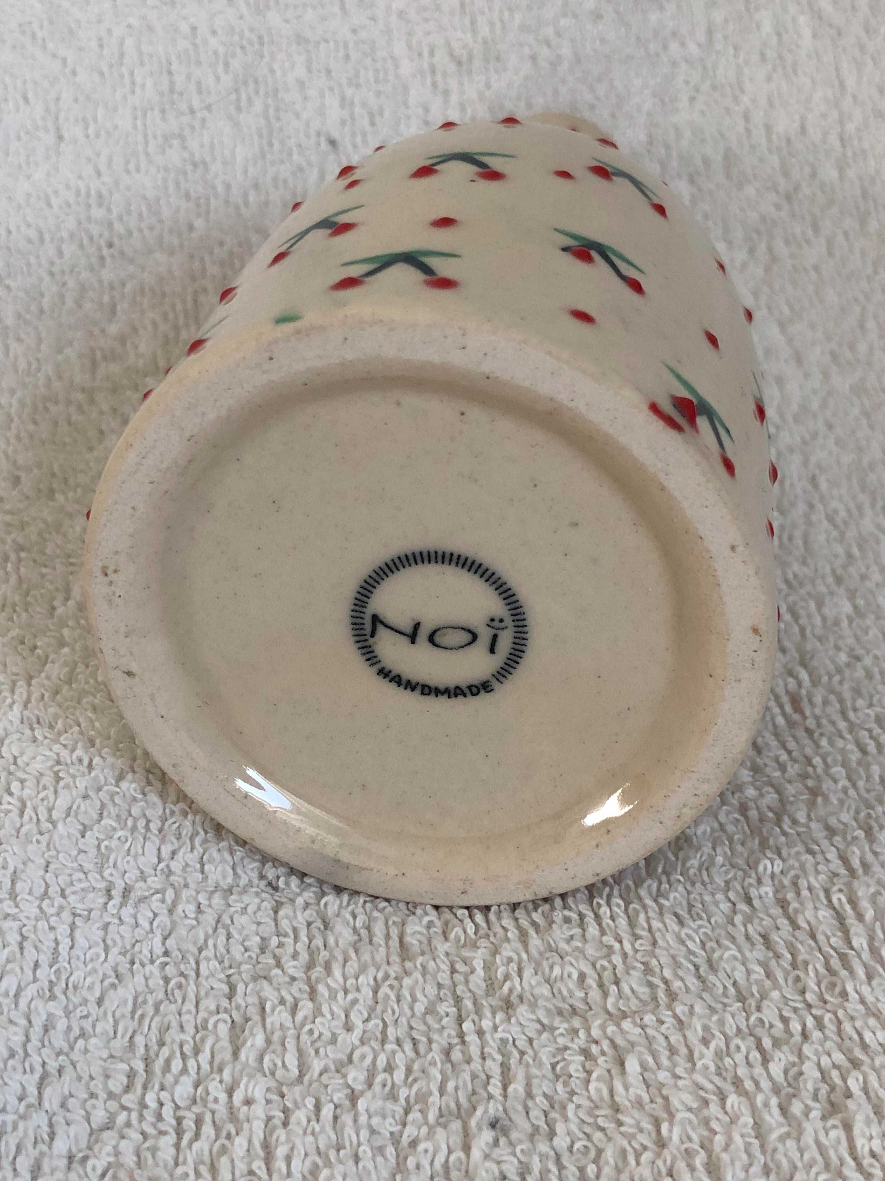 Ceramiczny wazon w wiśnie Noi Handmade