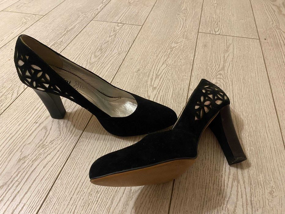 Черные туфли острый нос 37 размер klimini