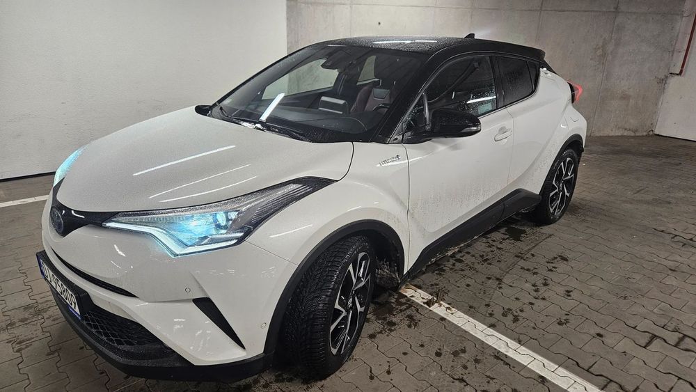 Toyota C-HR Vat 23%, kupione w salonie, bezwypadkowe, serwisowane w ASO.