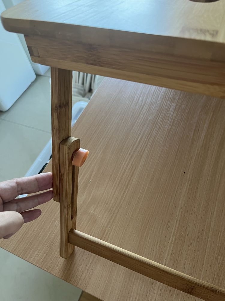 Stolik pod laptopa do łozka regulowany drewniany