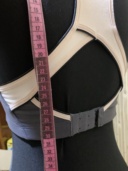 Топ, бюстгалтер, топік