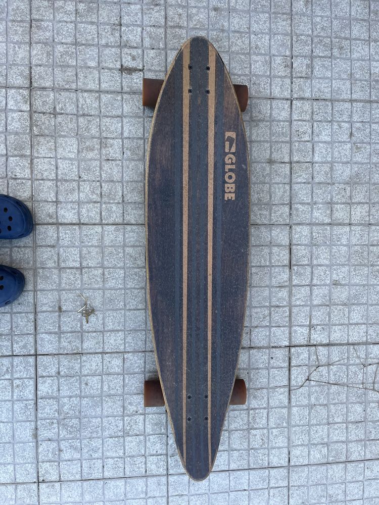 Skateboard longboard Globe + kit proteção