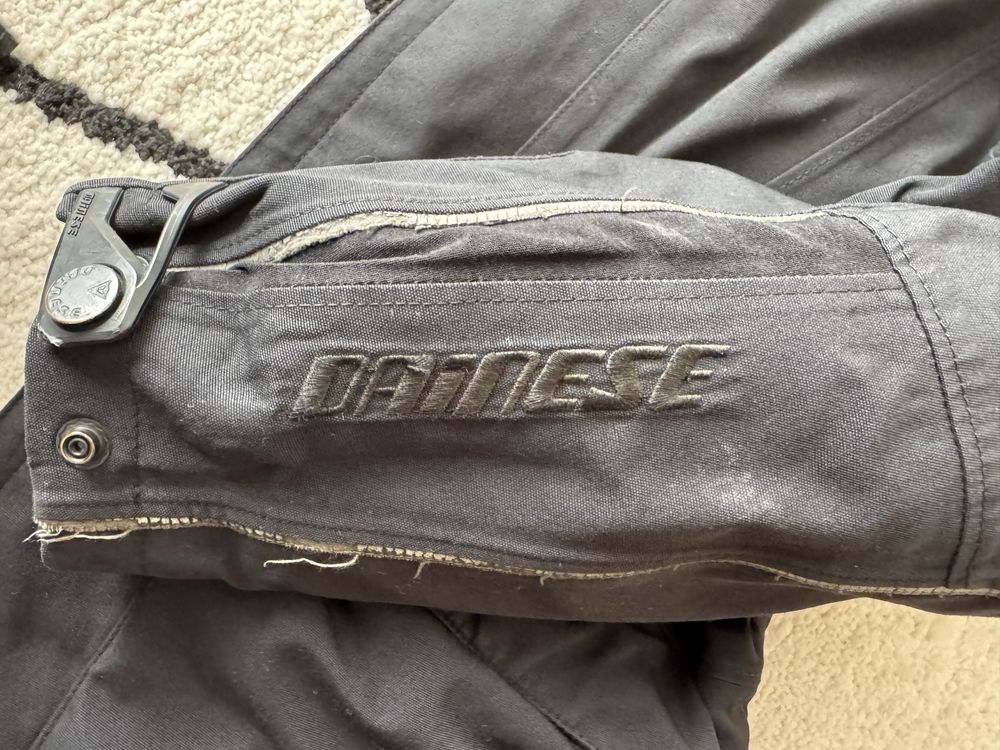 Diverso material motociclismo