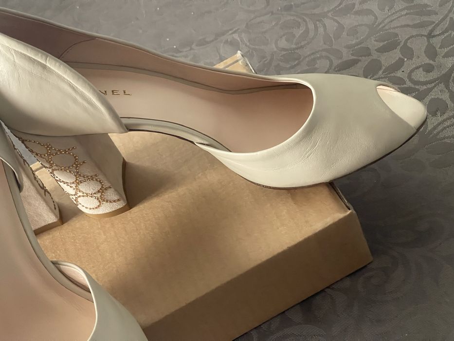 Sapatos da marca portuguesa VANNEL