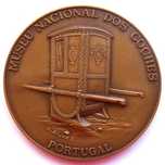 Medalha de Bronze Cadeirinha Século XIX Museu Nacional dos Coches