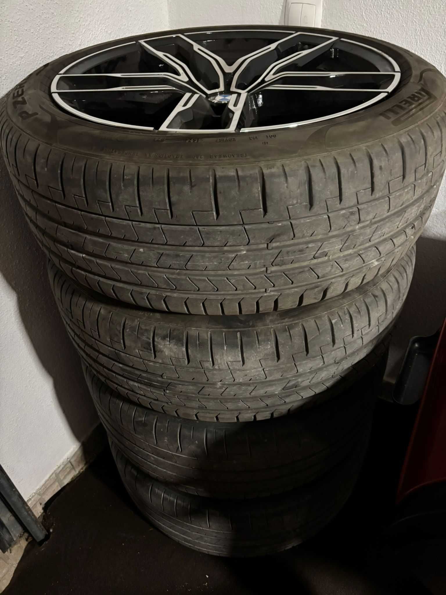 BMW 4 jantes R20 com pneus Pirelli