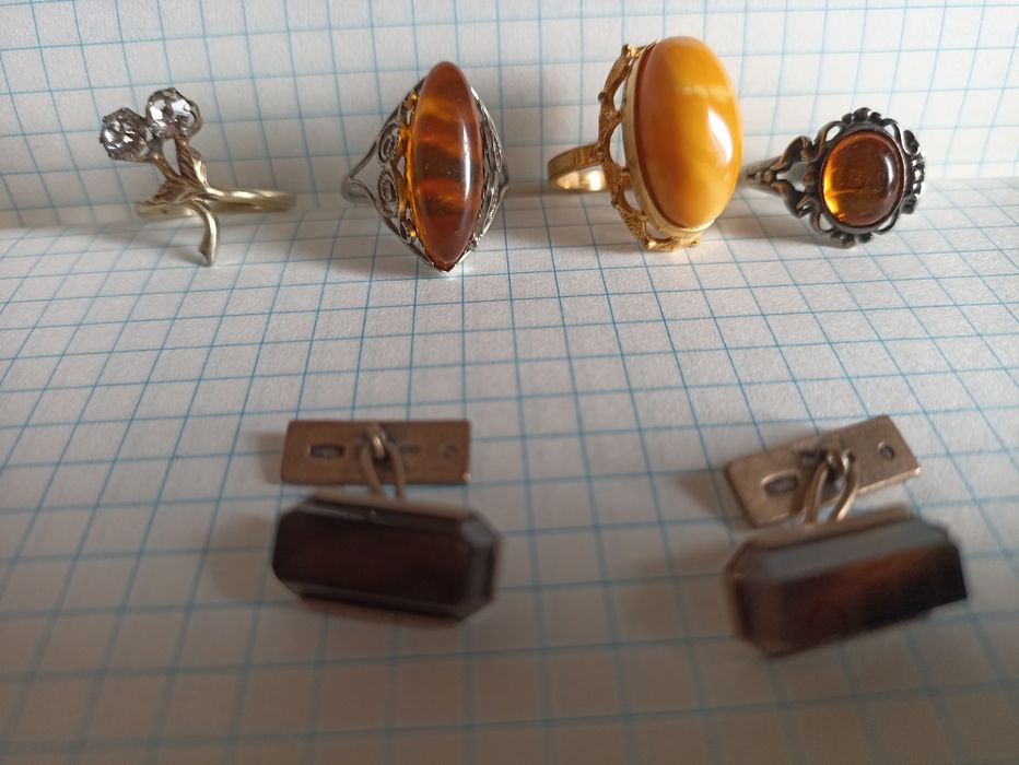Подарок к Новому году. Серебряные комплекты,кольца янтарь. Бусы янтарь