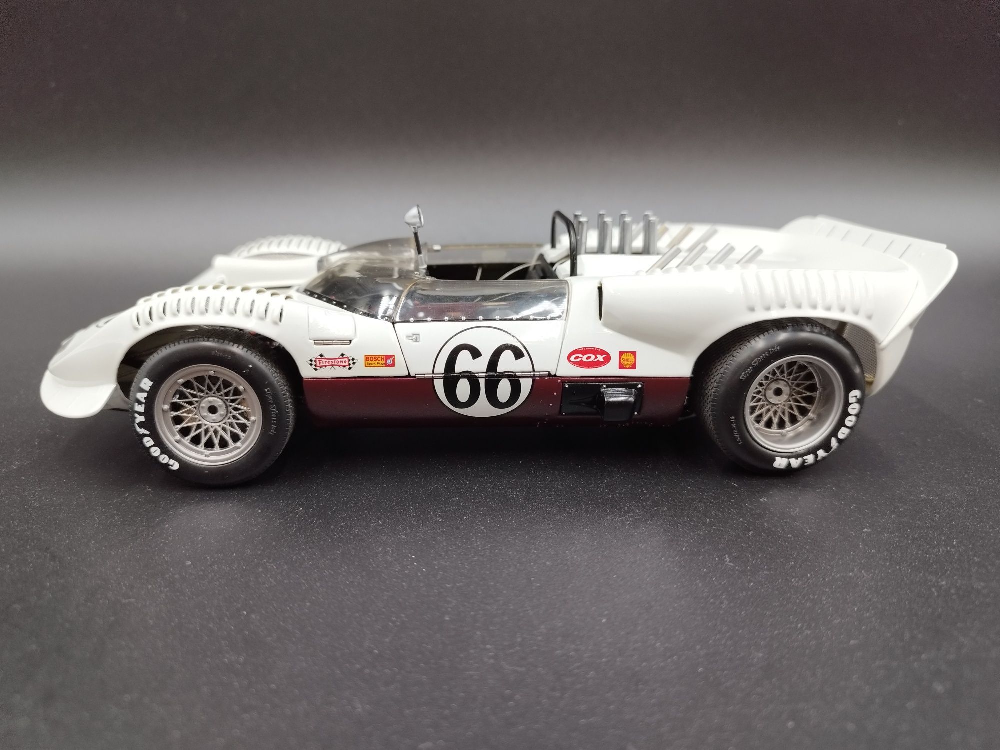 1:18 Exoto Racing Legends Jim Hall #66 Chaparral 2  model