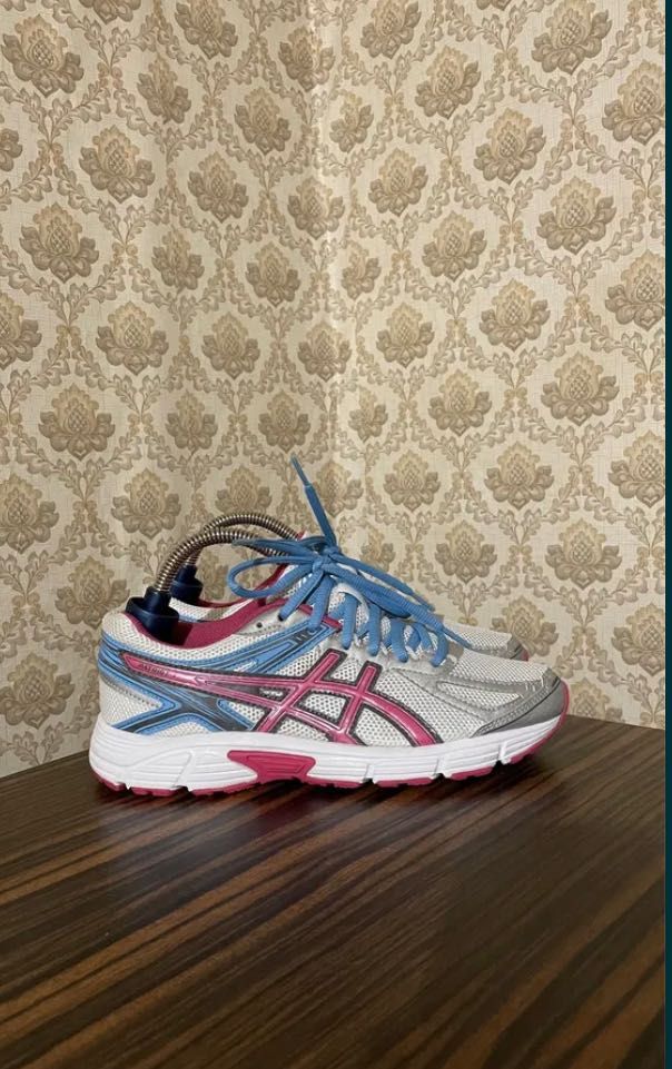 Кроссовки женские Asics