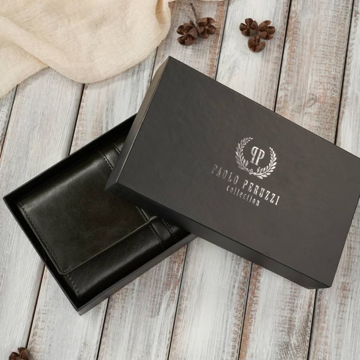 portfel damski skórzany duży ciemnozielony w orientacji poziomej