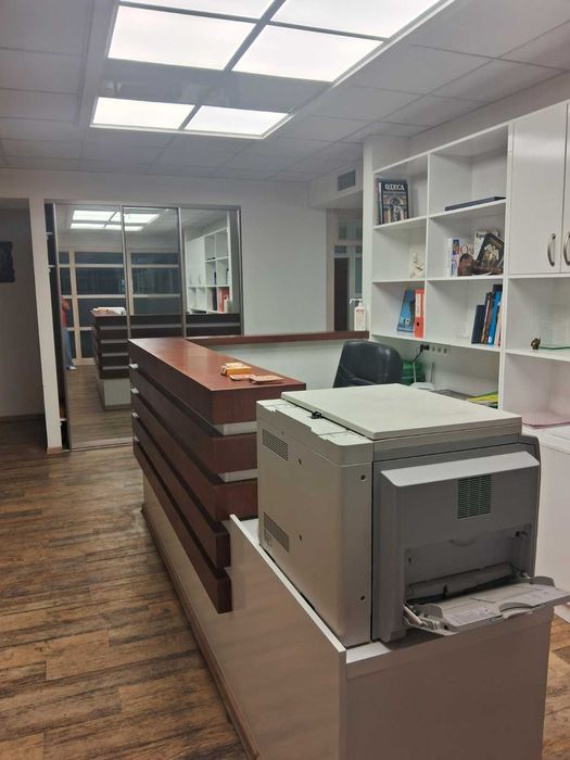 офис в центре с землей