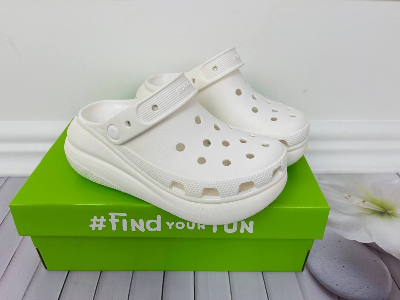 New Crocs кроксы! Женские классические сабо Classic Crush Clog на плат