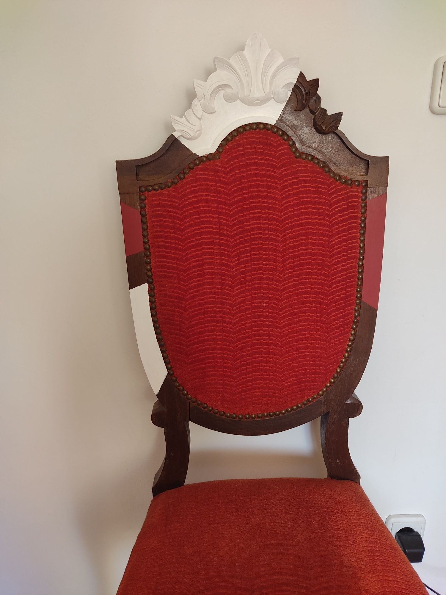 Cadeira em madeira e tecido