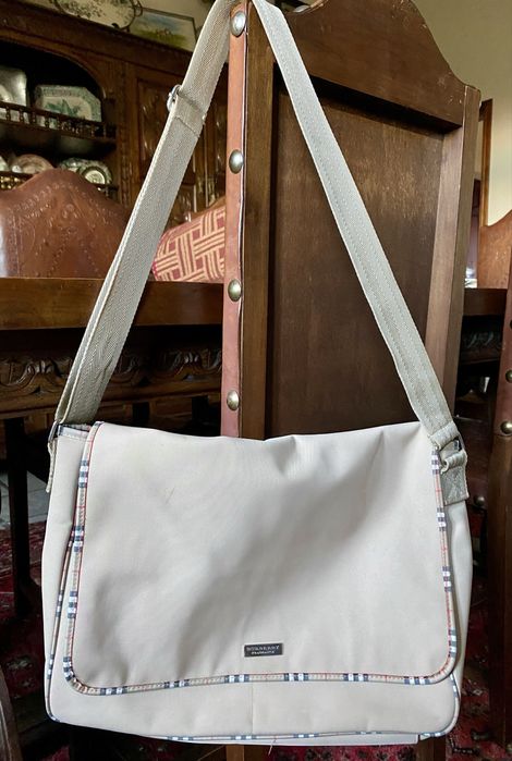 Saco Burberry como novo