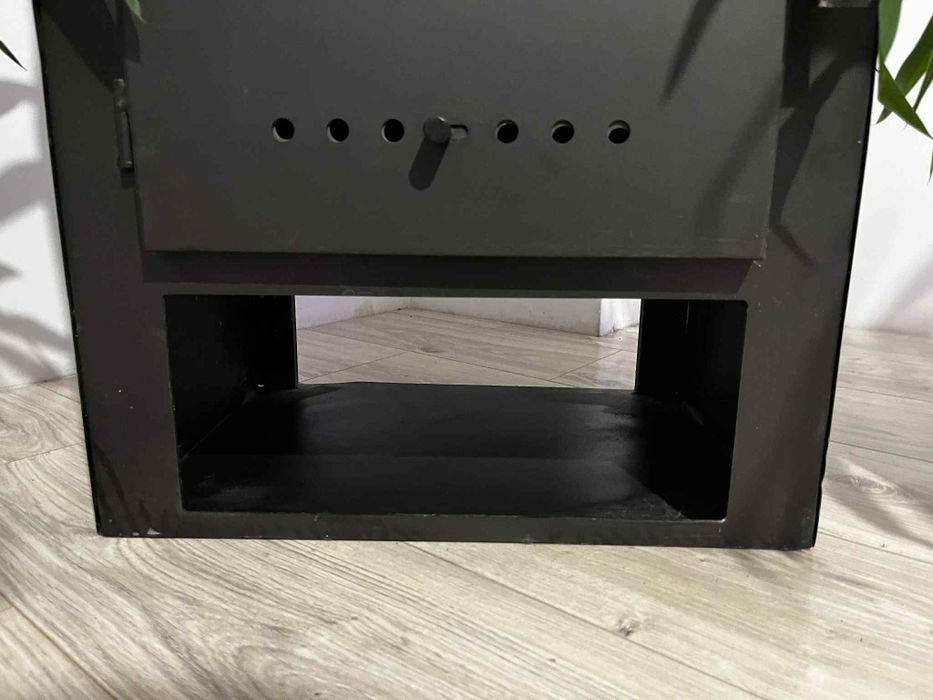Wolnostojący piecyk/kominek stalowy z szybą, kompletny zestaw z rurą