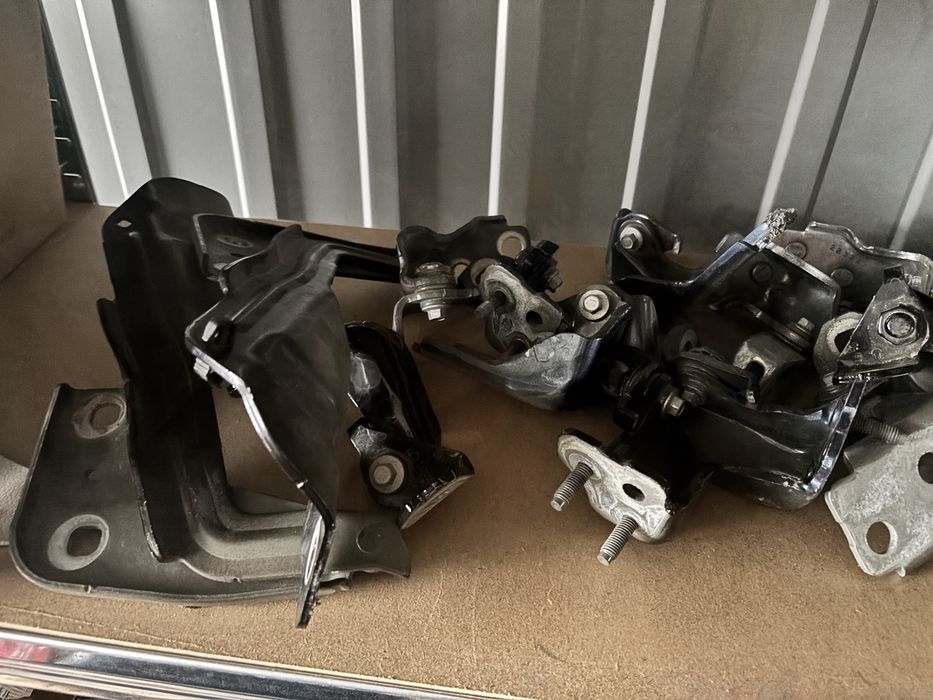 Zawias zawiasy drzwi maski Ford Edge TYŁ PRZÓD