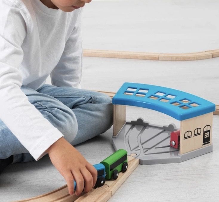 Ангар деревʼяна залізна дорога IKEA LILLABO
