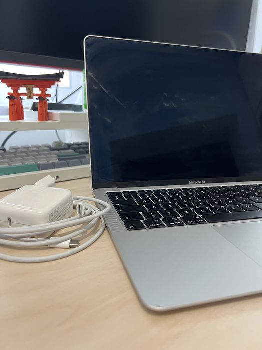 MacBook Air Retina 13" (2020) - EXCELENTE ESTADO