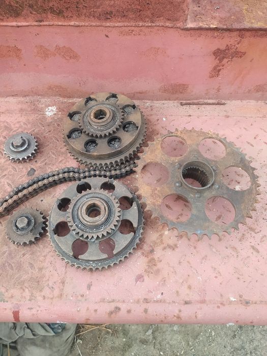 Продам корзини і шестерню задню до мото іж юпітер