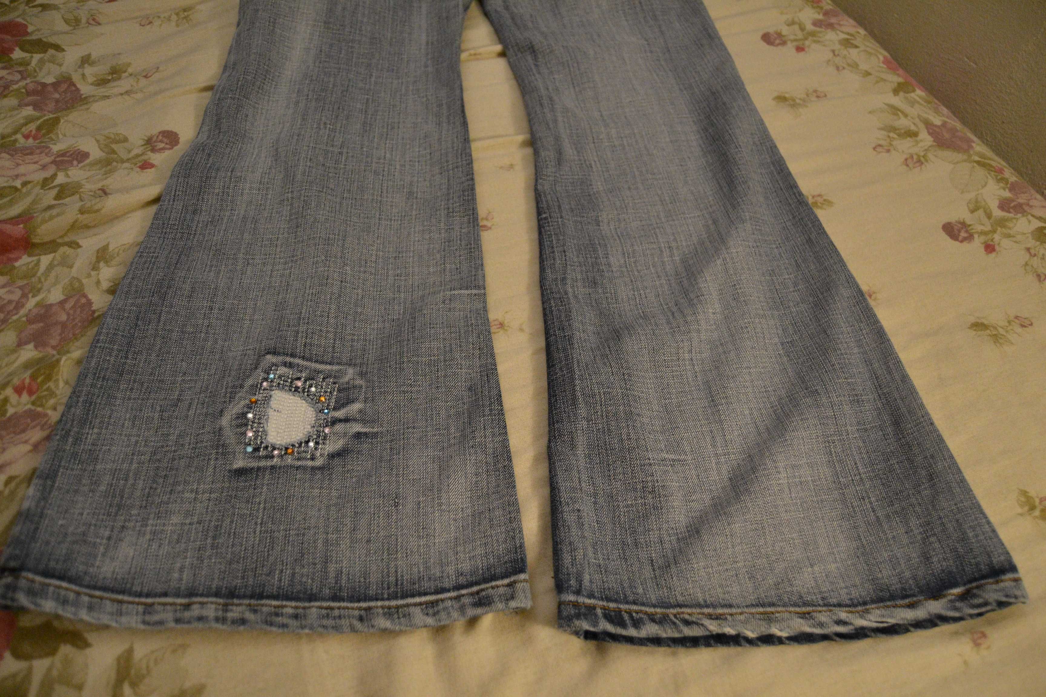 Jasne rozszerzane jeansy Ping 31 S /M zdobione vintage dzwony