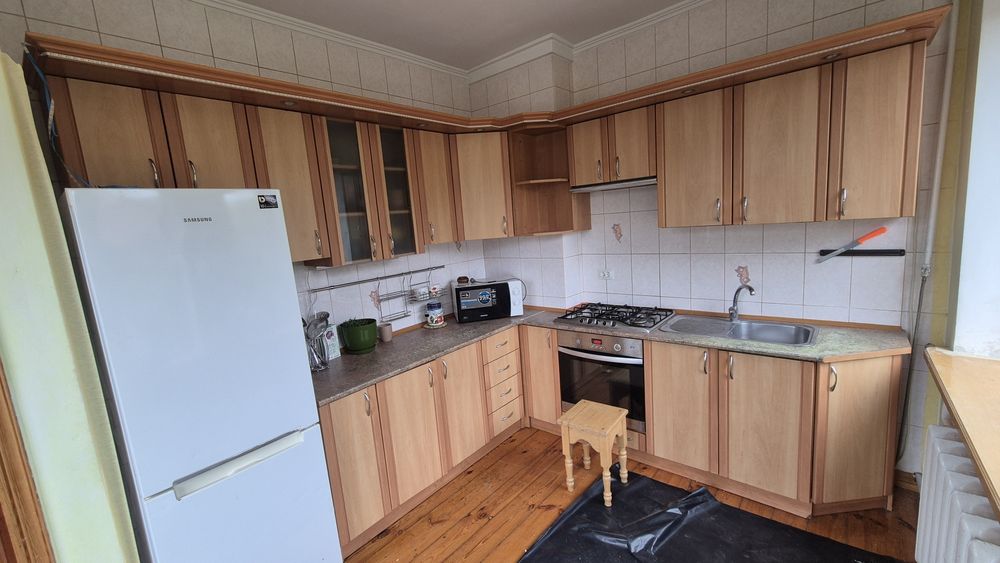 Кухня ,повний комплект у хорошому стані