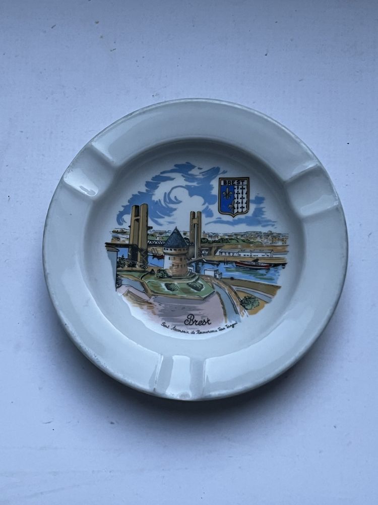 popielniczka Brest Francja zamek most rzeka wieża Porcelanowa