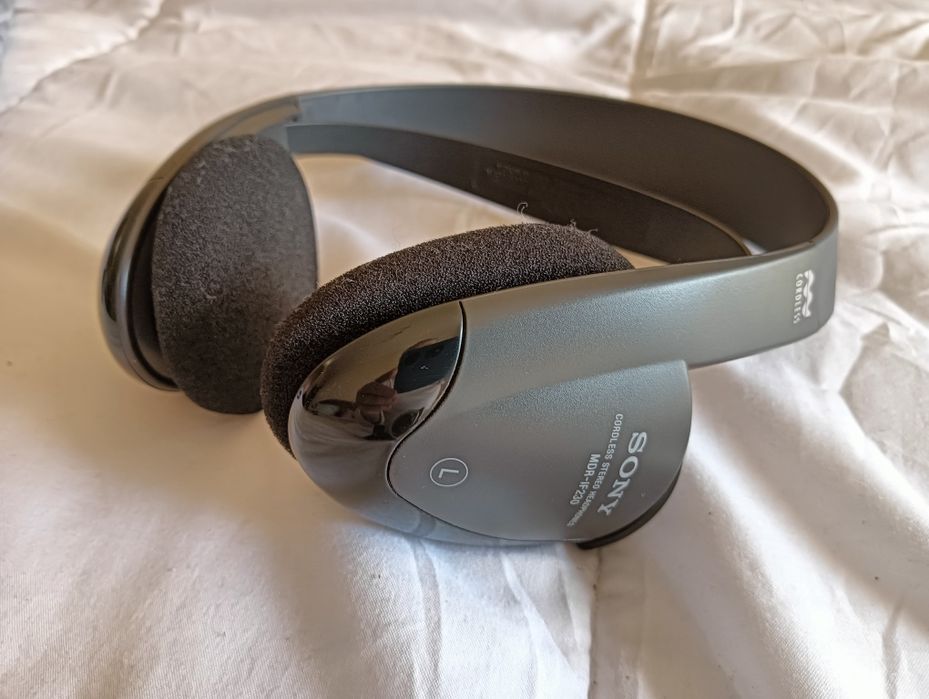Headfones Sony s/ fios Cordless stereo, Model MDR-IF230.