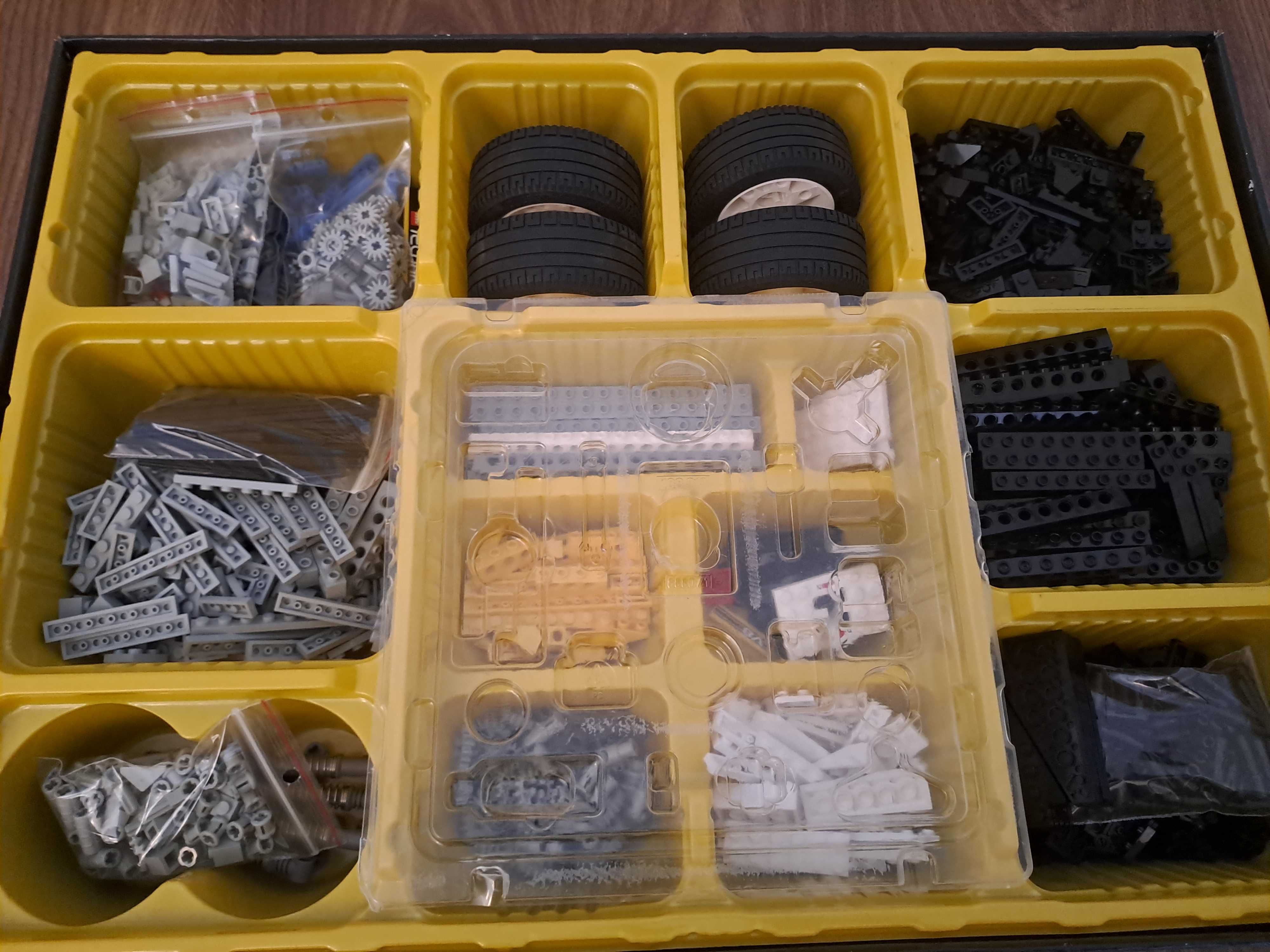 Lego Technic 8880 Super Car z roku 1994