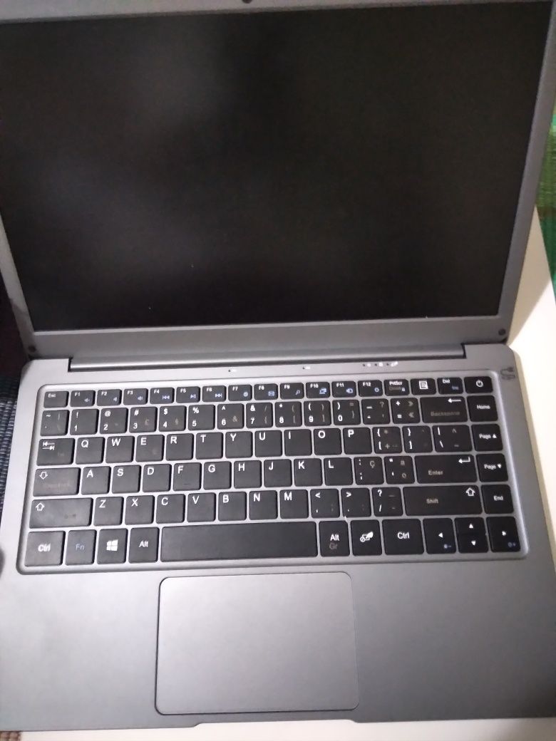 Laptop EZbook X3