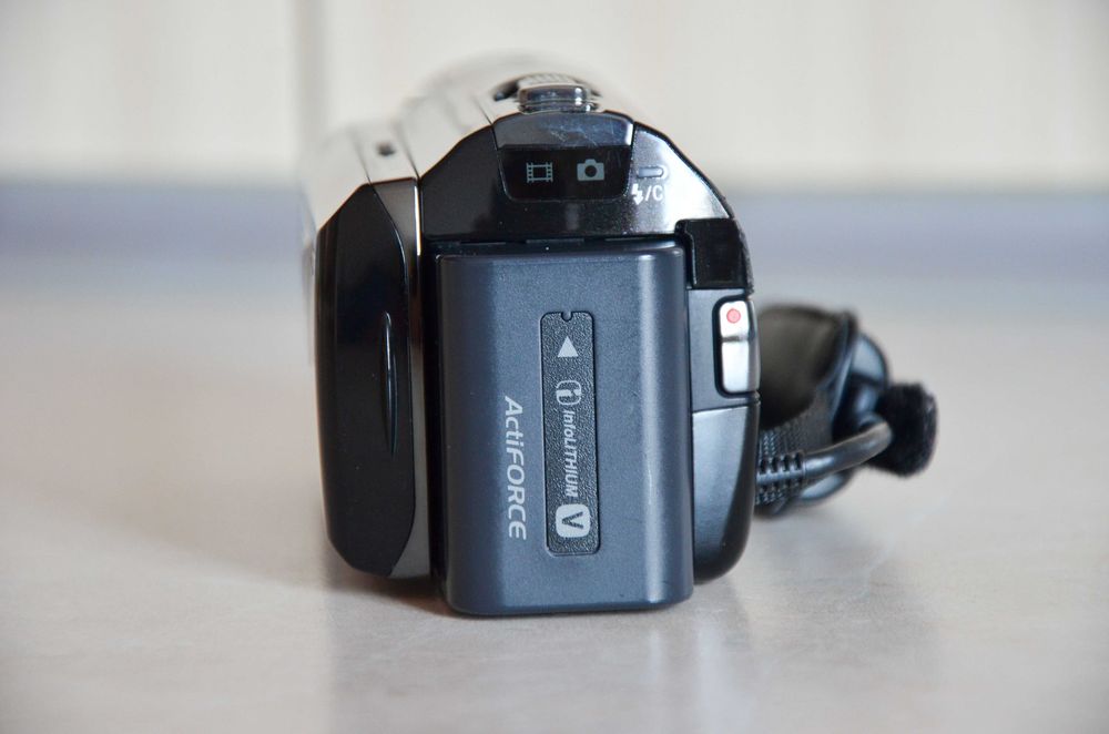 Видеокамера Sony HDR-PJ30