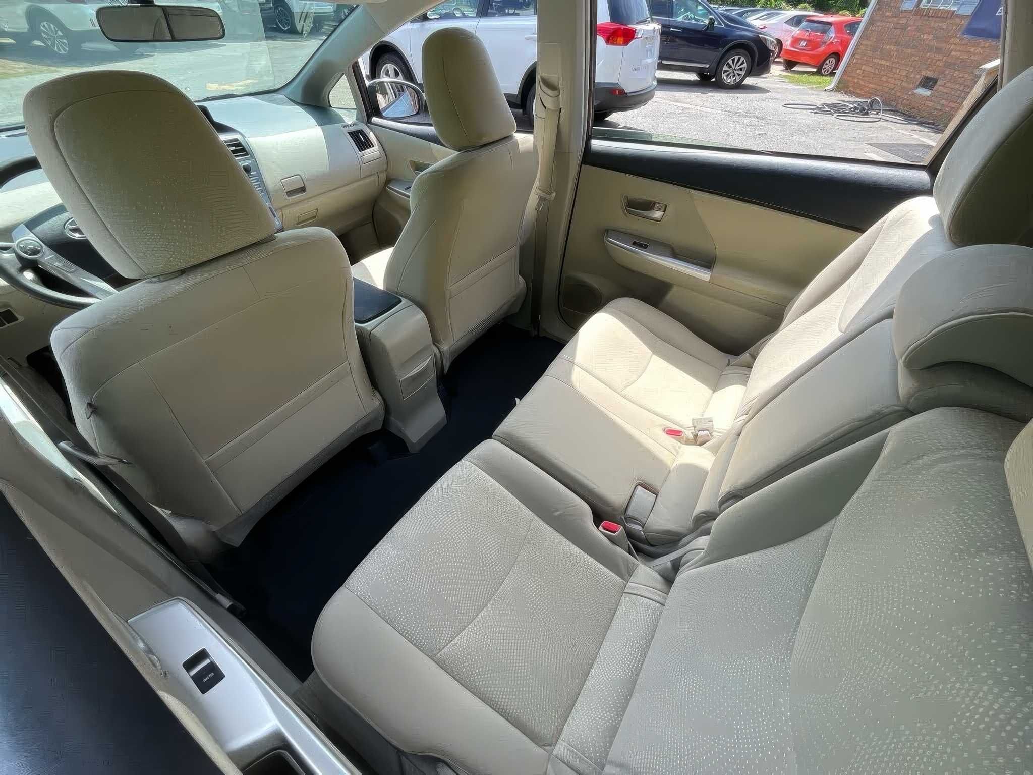 2014 Toyota Prius v Two