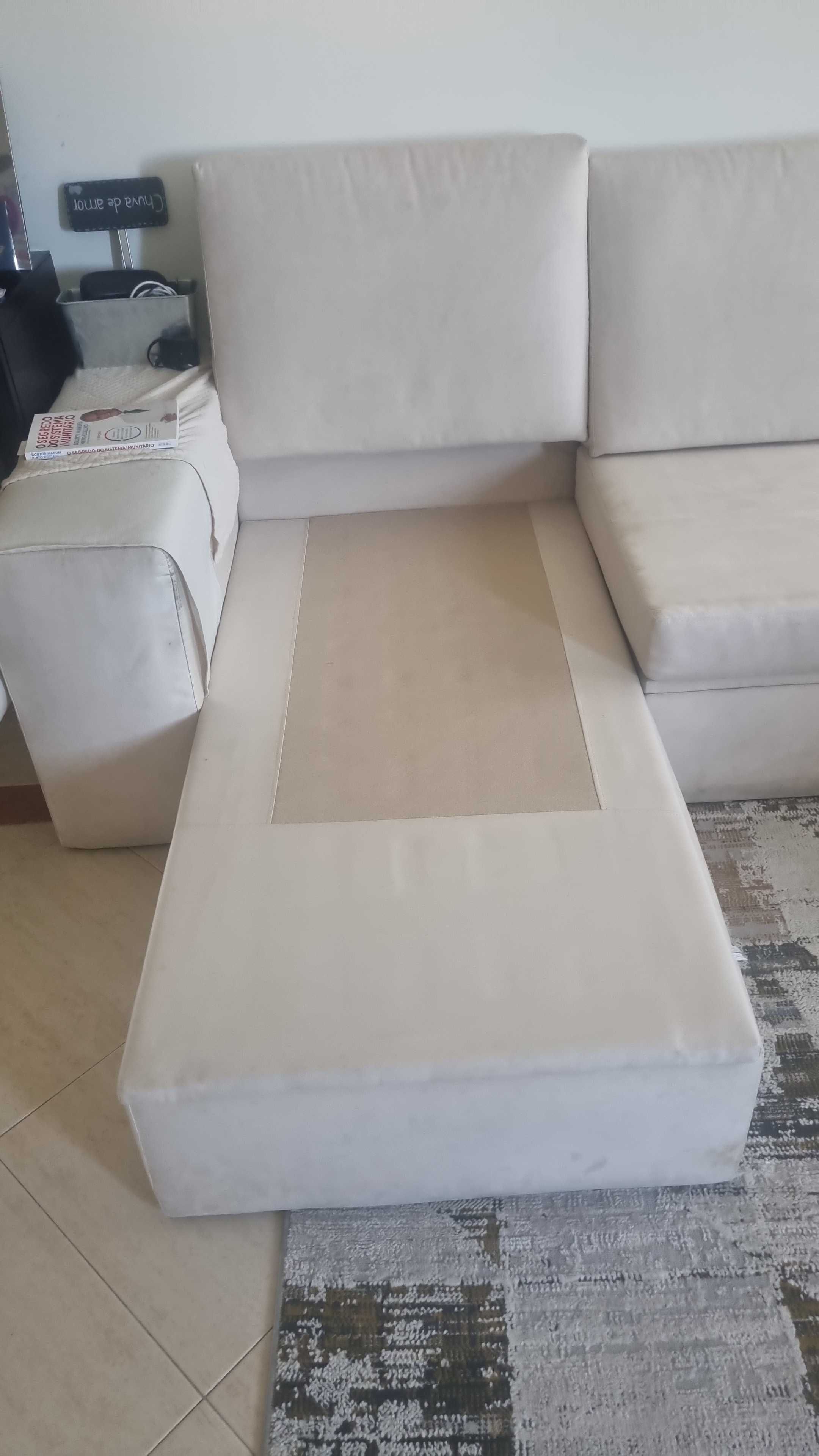 Sofá 4 lugares com chaise longue