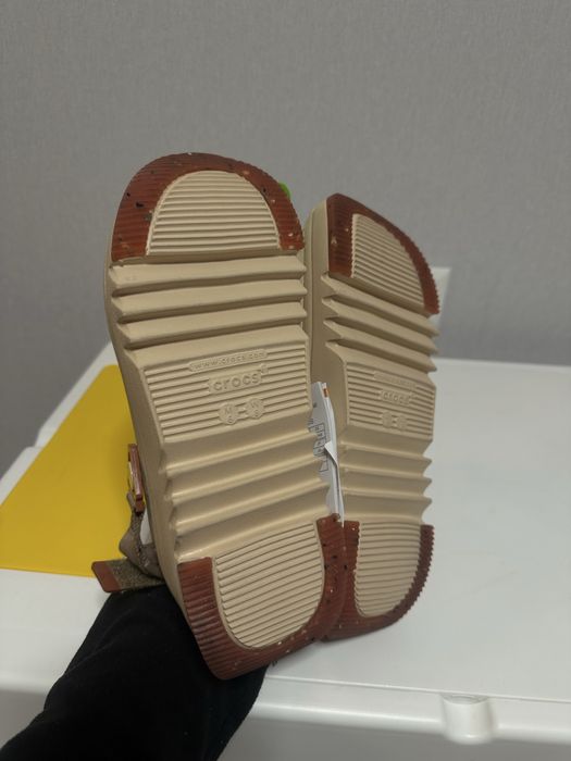 Шльопанці сандалі Crocs Classic Hiker