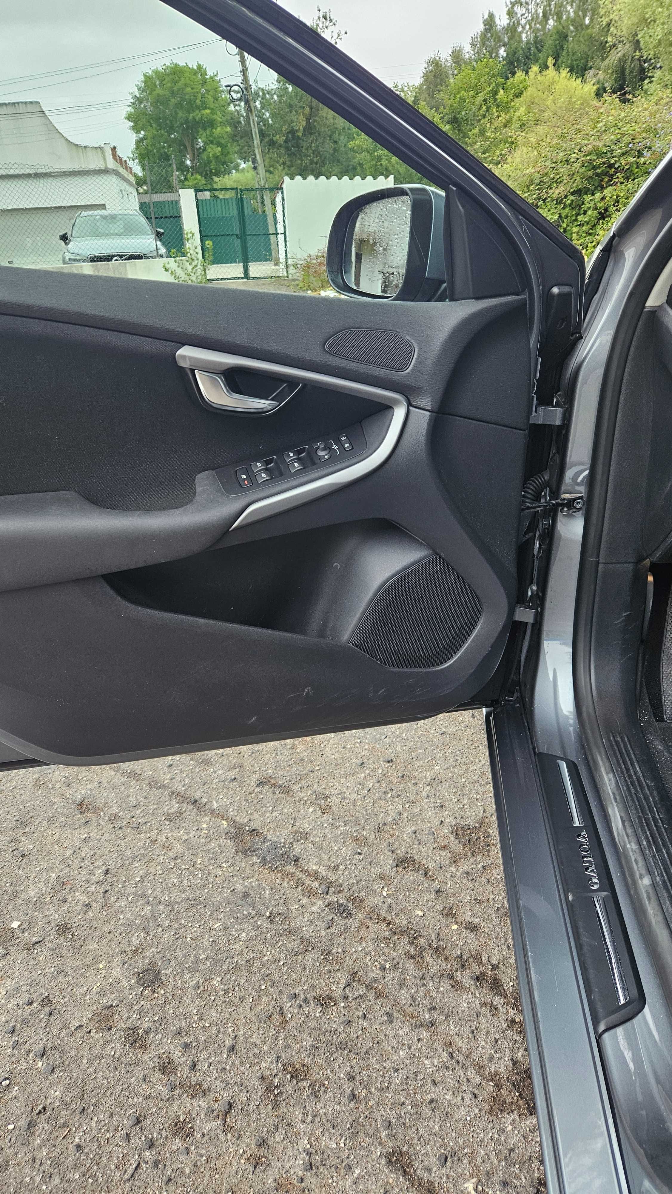 Volvo V40 Impecável! Com 150cv