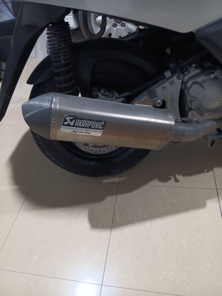 Yamaha xmax 250 akrapovic