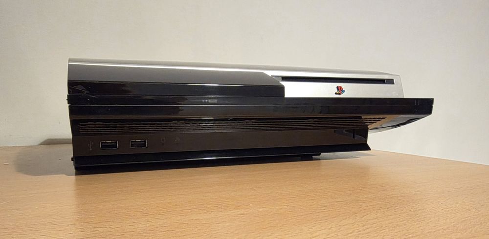 Playstation 3 Fat 80gb + Comando + Jogo